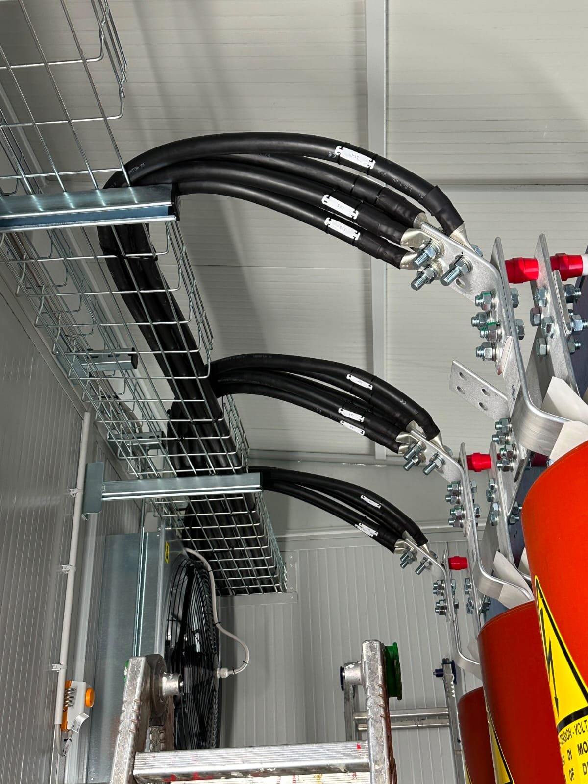 Cabina elettrica in container pronta per l’installazione